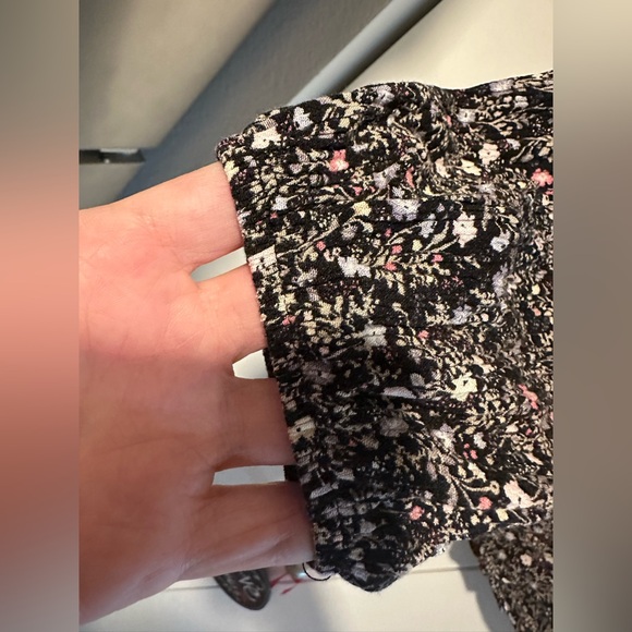 Angels 1x (fits smaller) Floral Black  Rayon Blouse Worn Once - Picture 6 of 13